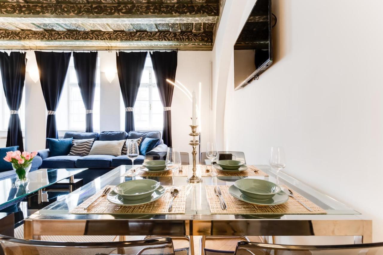 Charles Bridge Royal Apartments - Castle District Praga Exterior foto